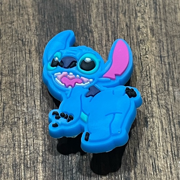 CrocCharm- stitch. NIP. - Picture 4 of 4